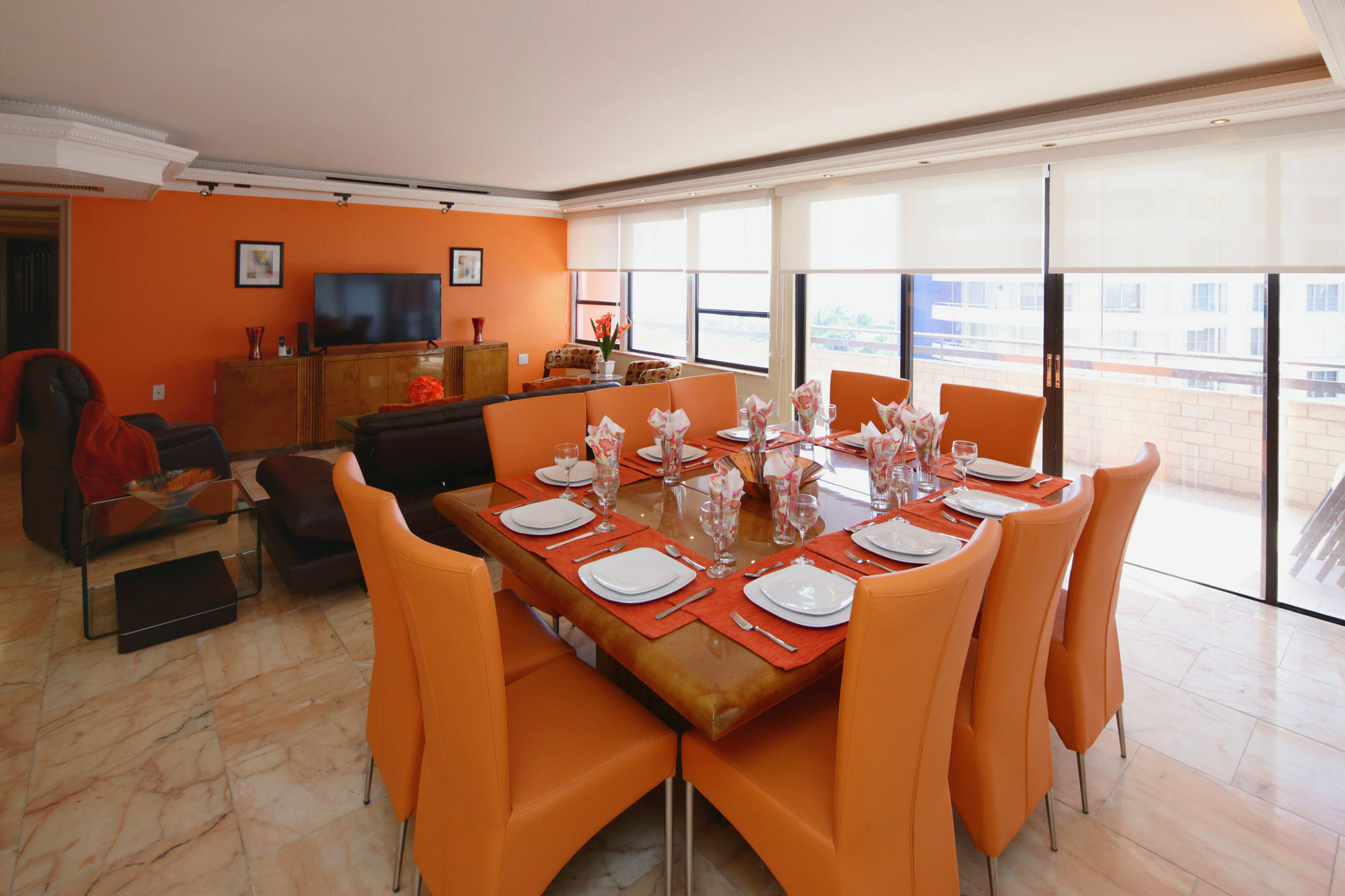 - Hora Hotel 3*