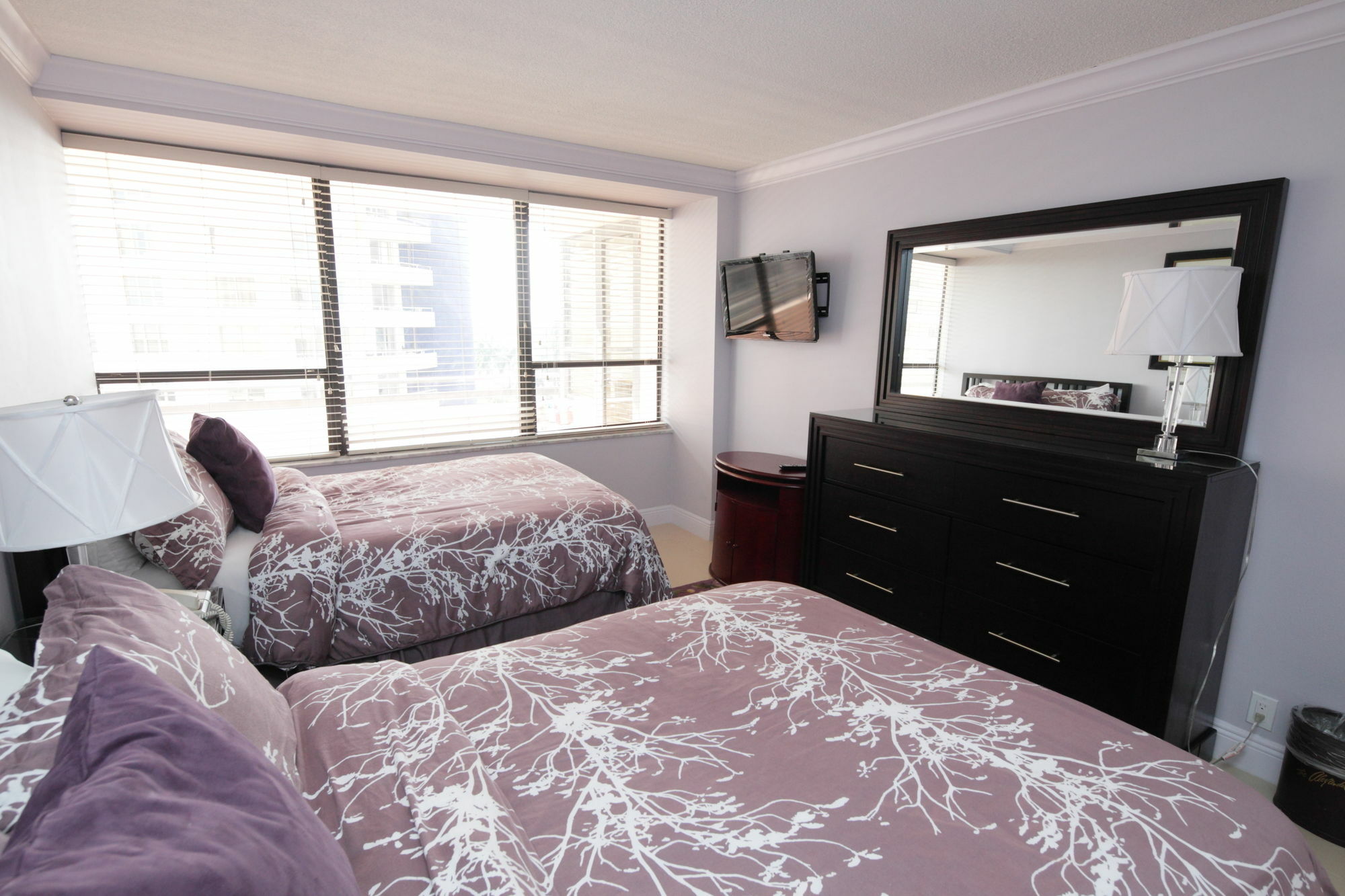 - Hora 3* Miami Beach