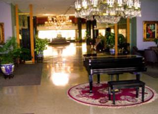 Sherry Frontenac Oceanfront Hotel