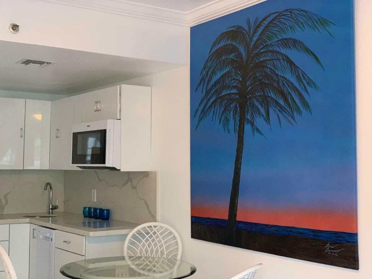 Luxury White Loft On Ocean Drive-south With A View Apartment *