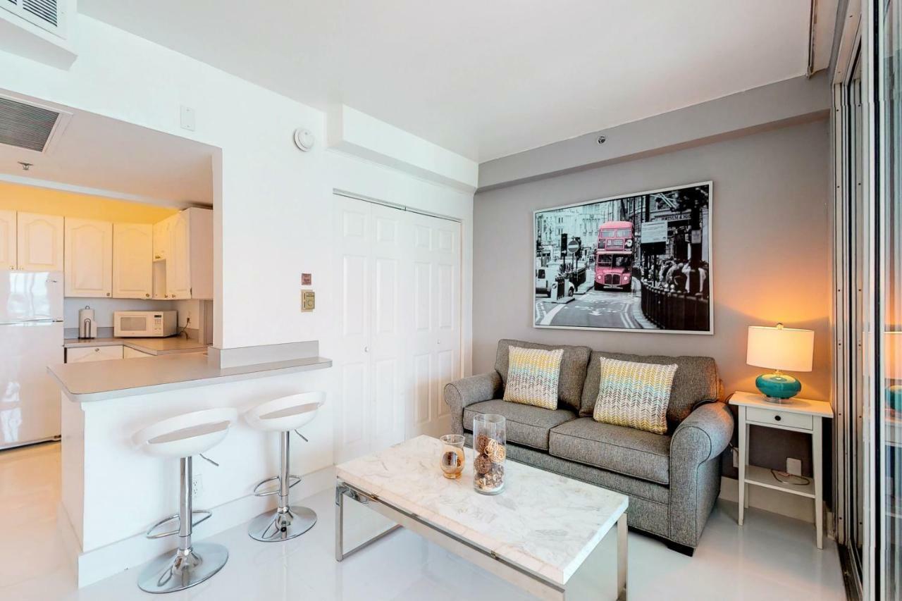 Castle Beach: Strawberry Lime 2* Miami Beach