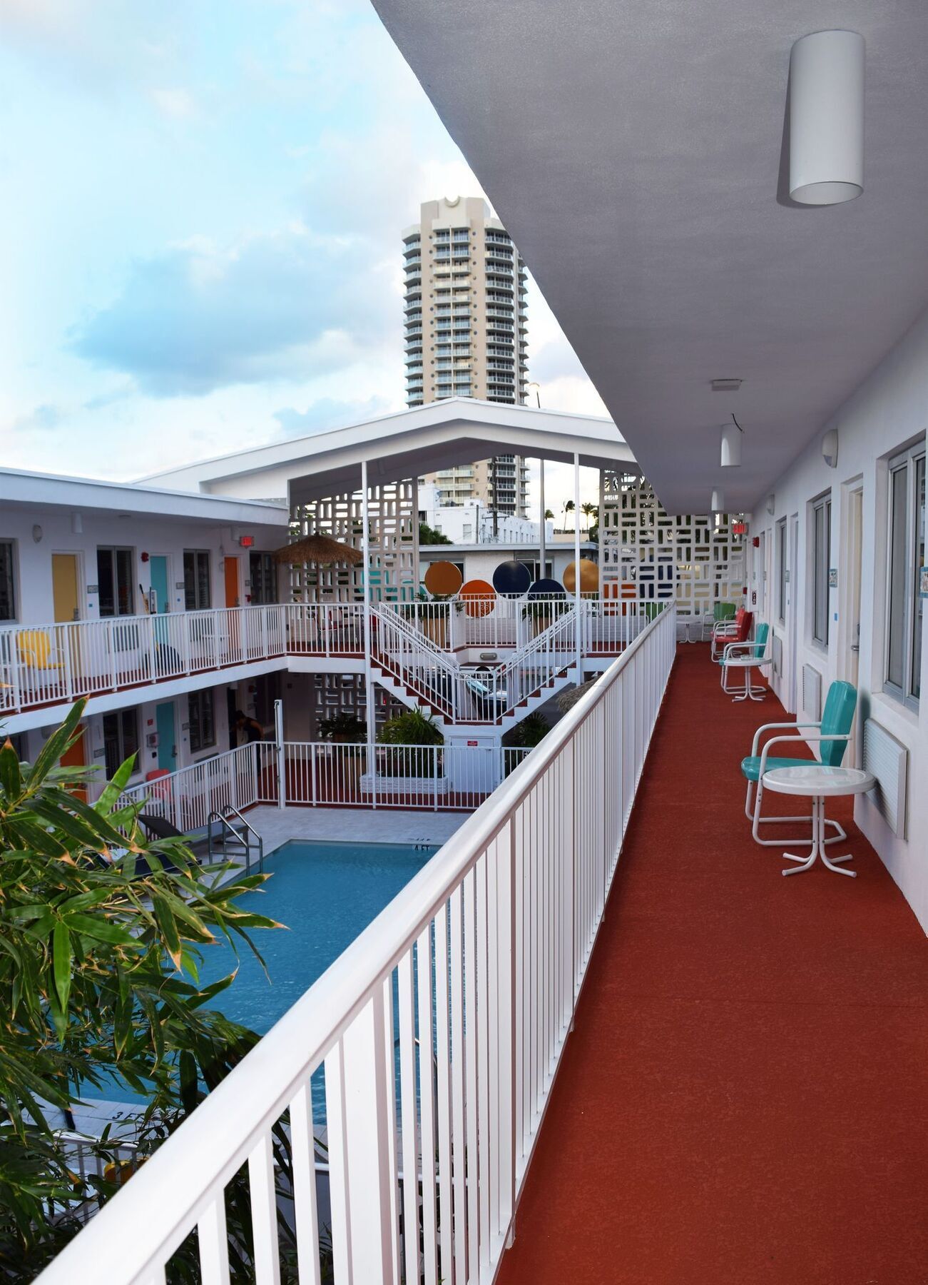 Waterside And 3*