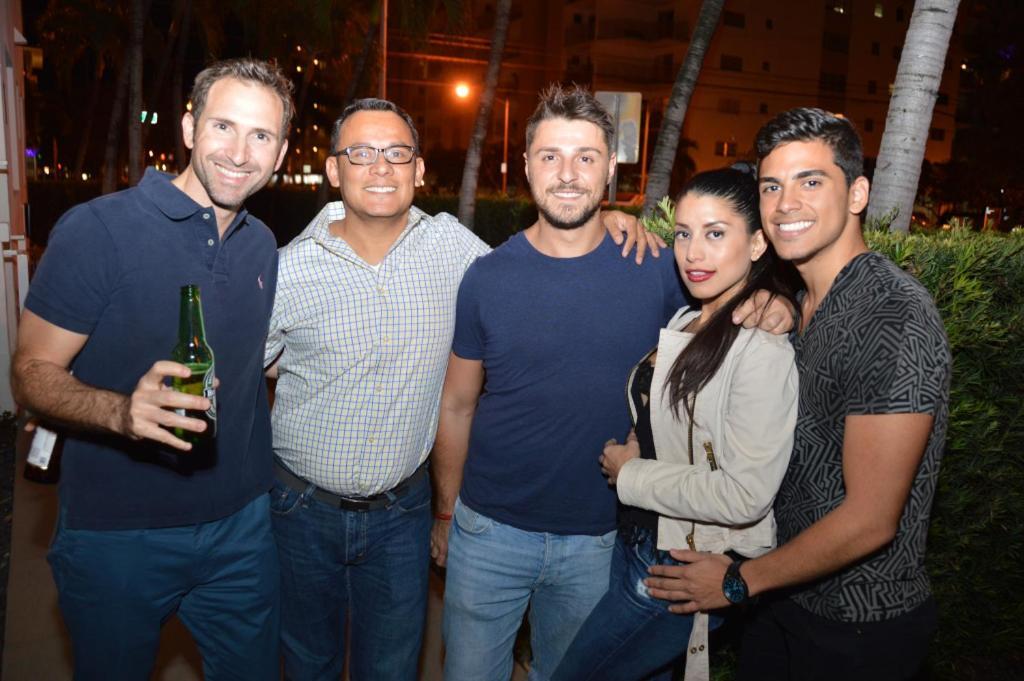 Gaythering - Gay - Adults Welcome Miami Beach