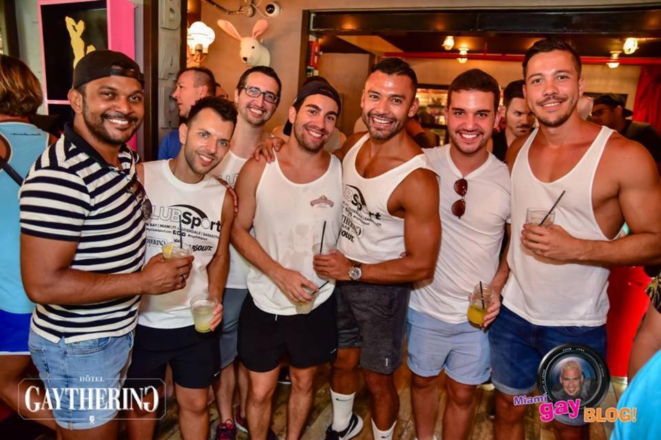 Gaythering - Gay - Adults Welcome Hotel 4*