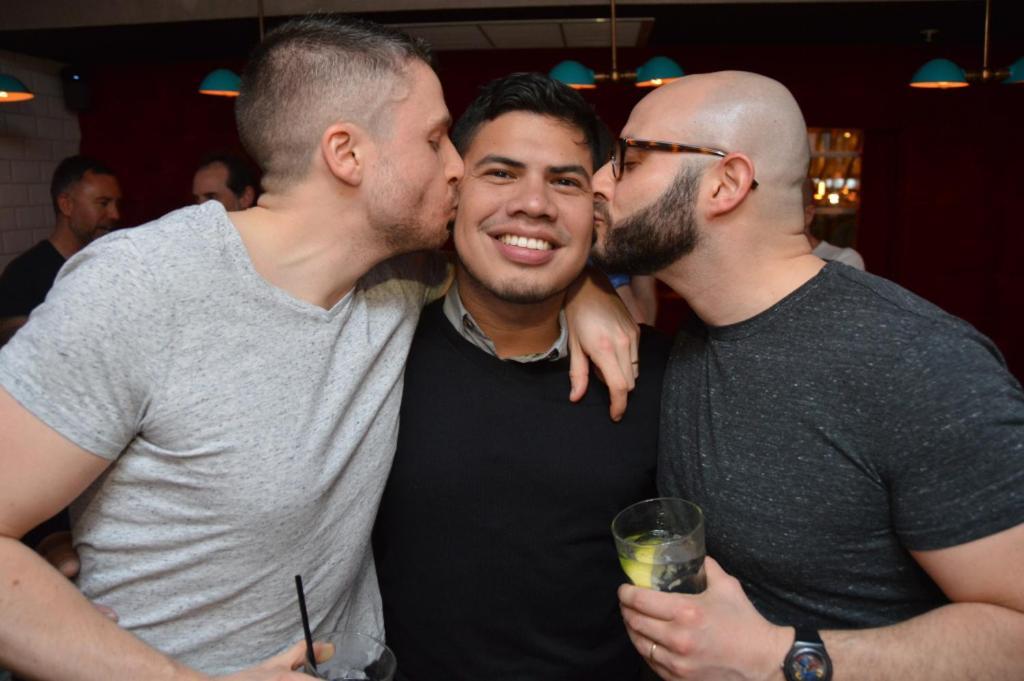 Gaythering - Gay - Adults Welcome Miami Beach