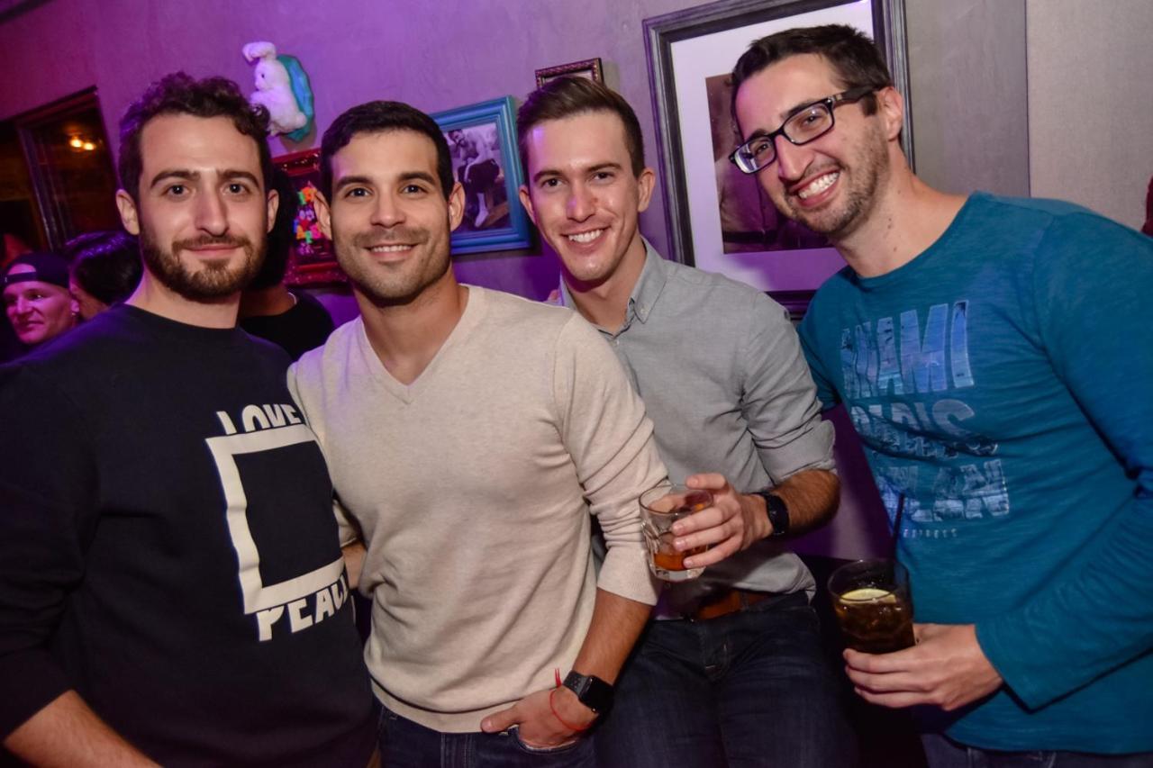Gaythering - Gay - Adults Welcome Hotel