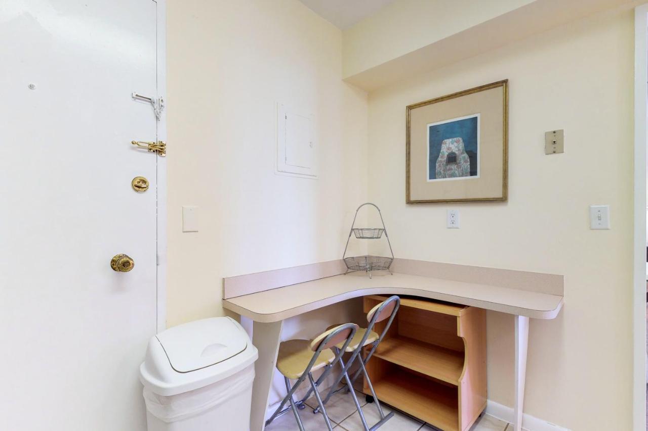 The Alexander: Apartment