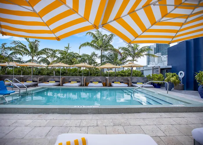 Catalina Hotel&Beach Club