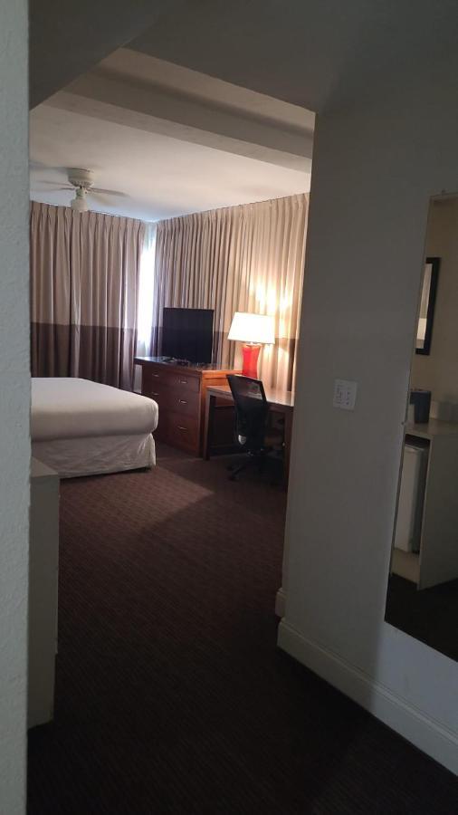 Sherry Frontenac Oceanfront 3*