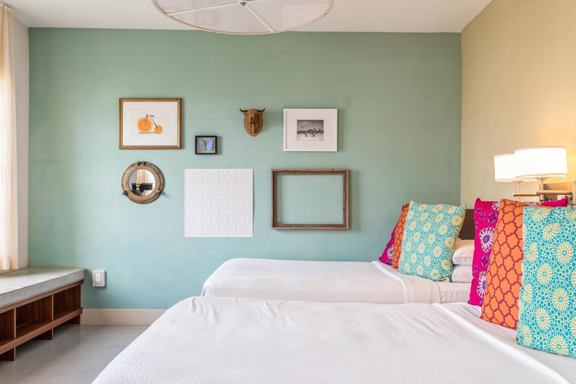 Kasa El Paseo Miami 4*