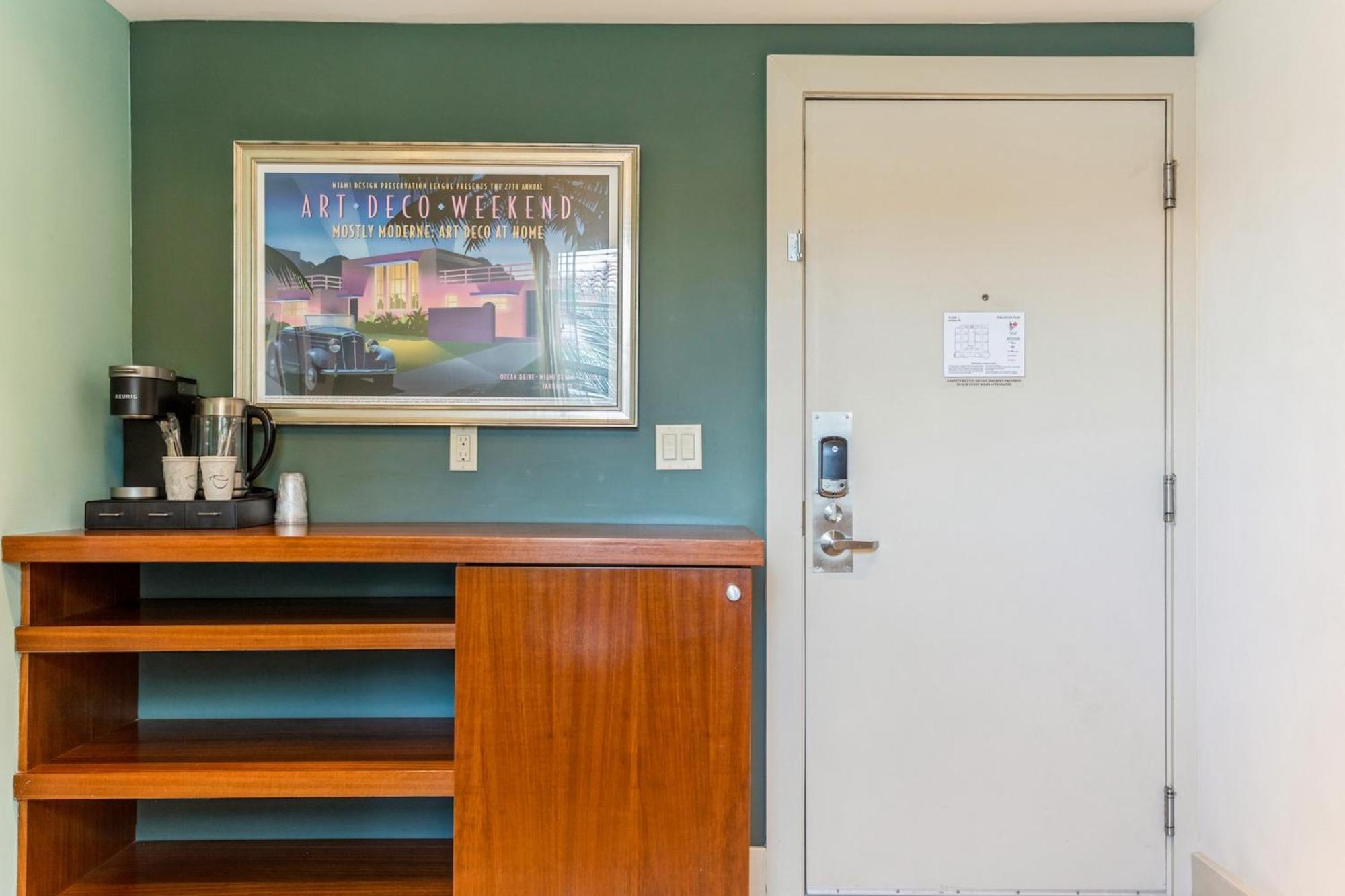 Kasa El Paseo Miami 4*