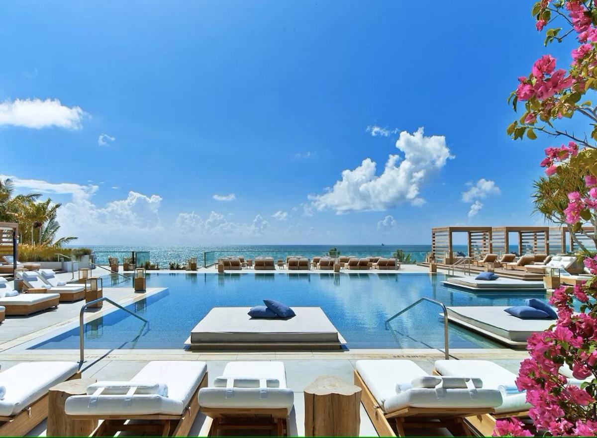 Romantic-5 Star-1br-oceanfront-balcony-south-beach