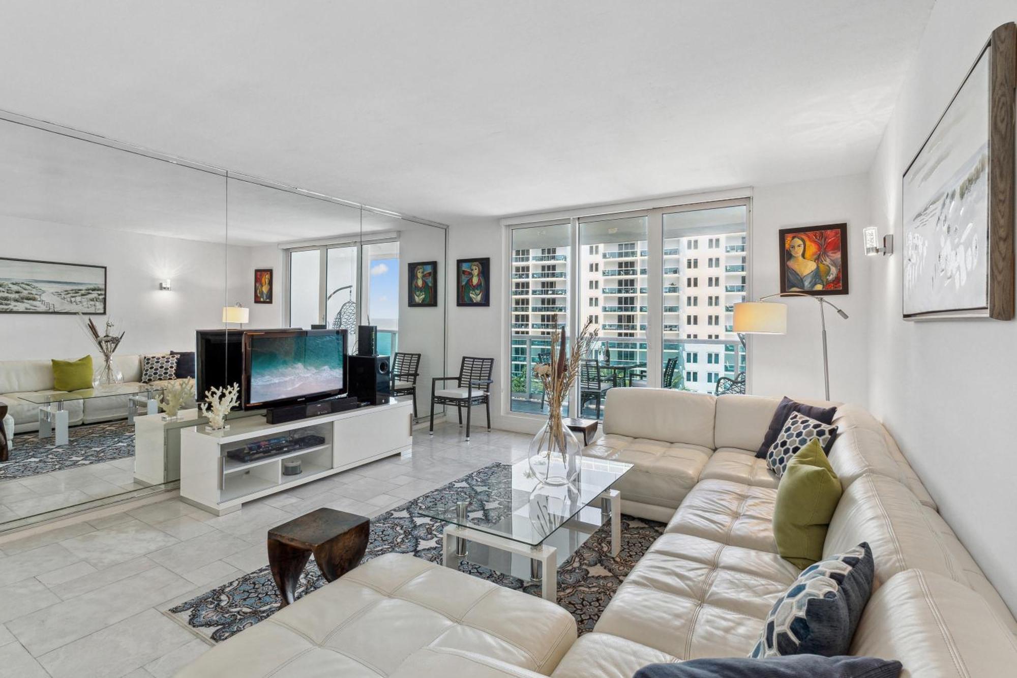 Romantic-5 Star-1br-oceanfront-balcony-south-beach Apartment Miami Beach