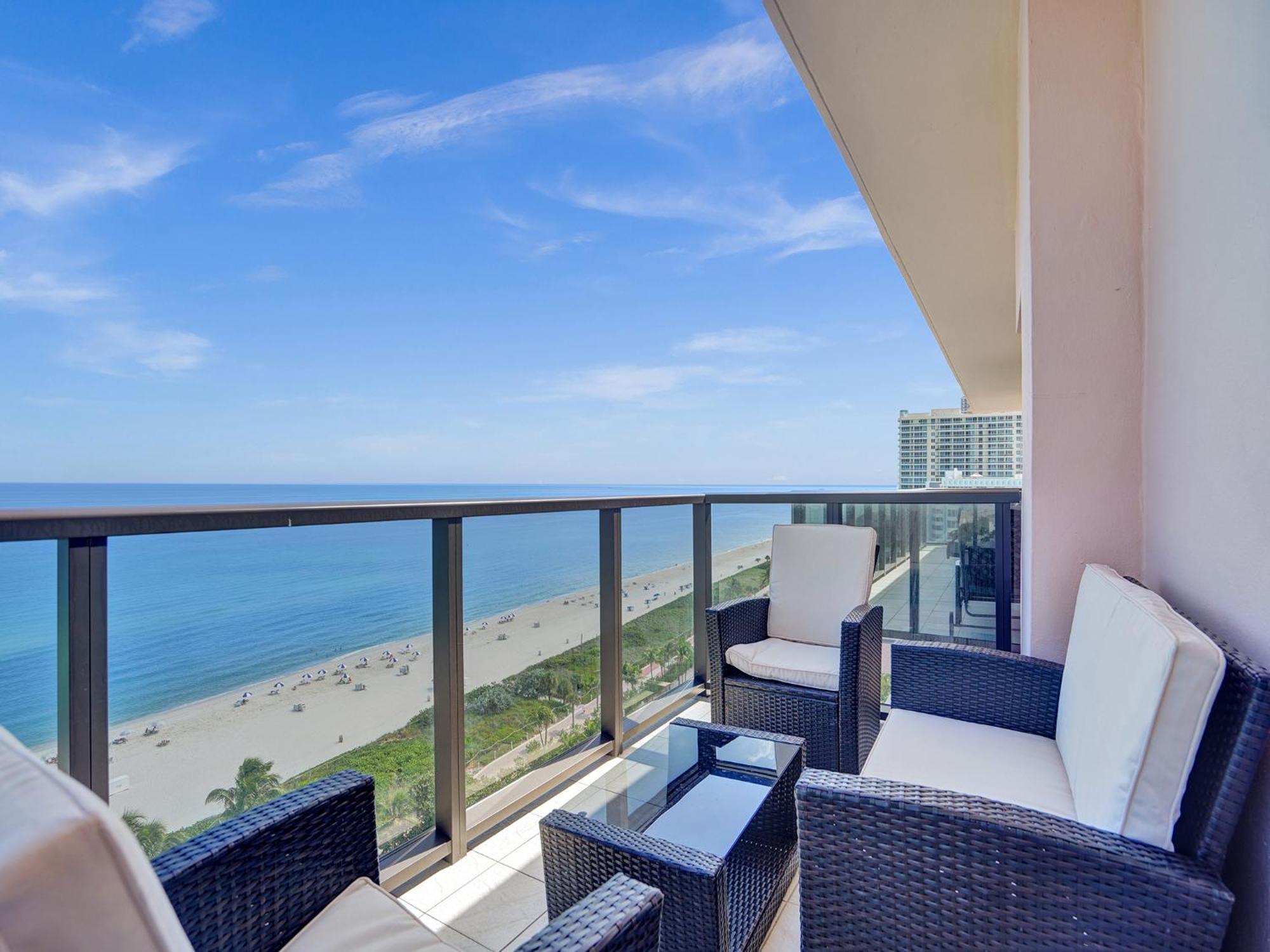 Ocean Front Penthouse 2bd 2 Balconies Ph-2 Appartamento *