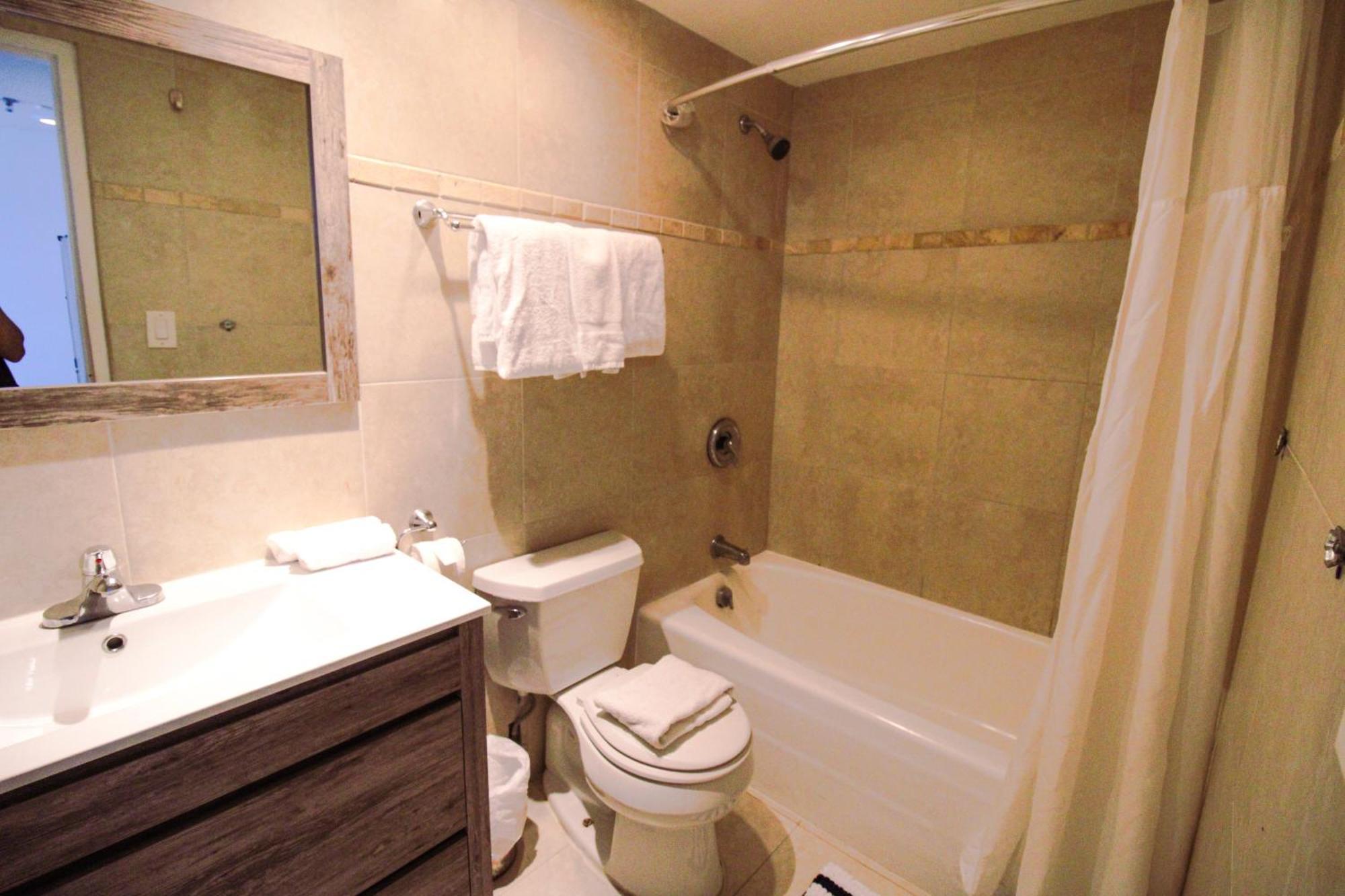 Apartment Castle 603 Oceanview W/ Free Parking, Pool, Access, Tennis, Gym, Restaurants And More!
