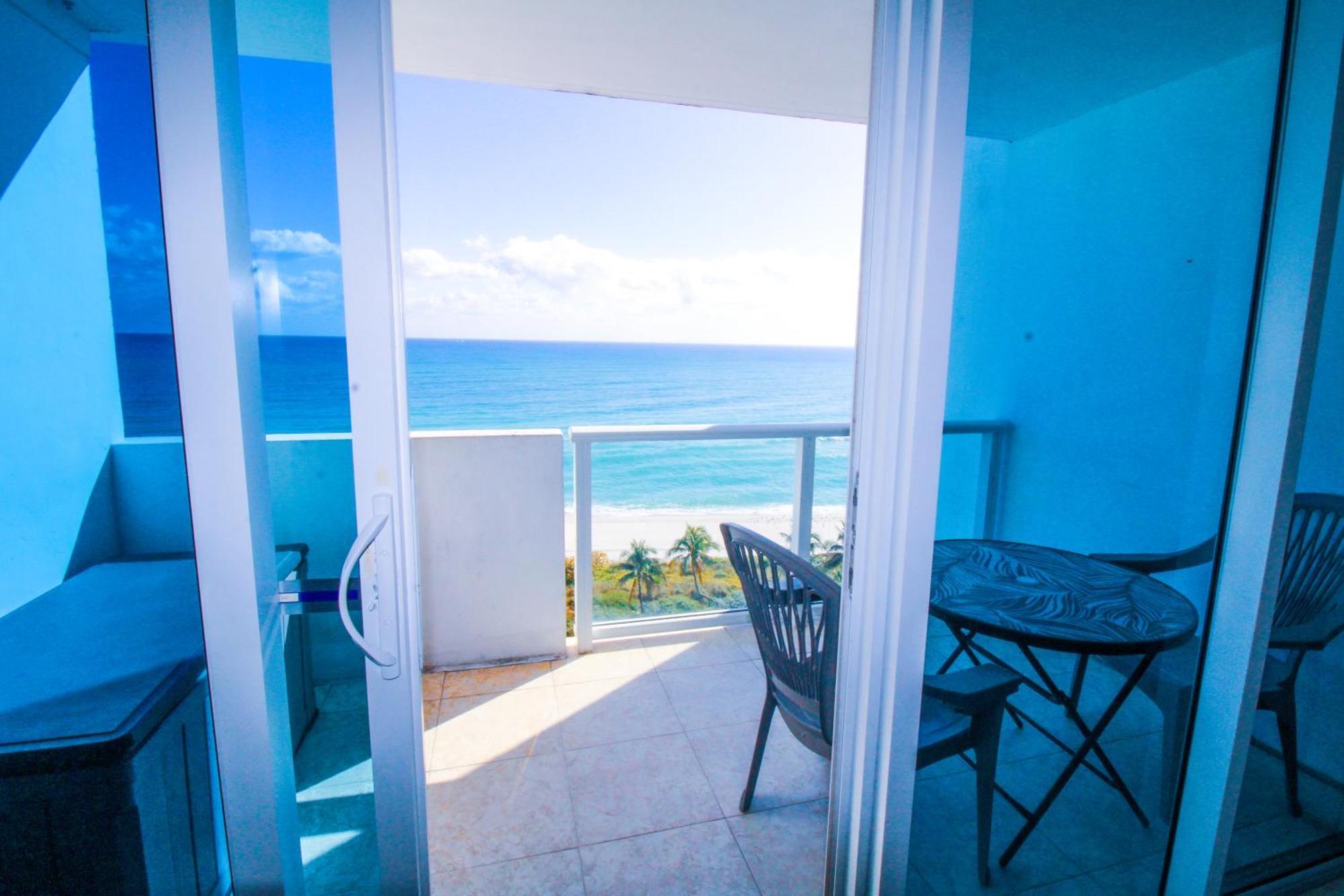 Castle 830 Oceanview Balcony Studio, Pool, Tennis, Free Parking