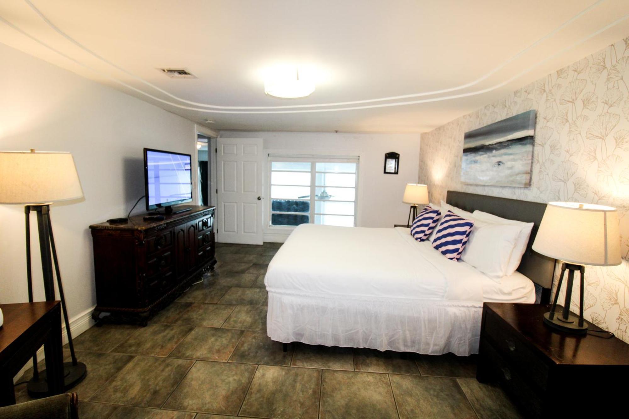 Castle M16 Oceanview Loft With Access, Pool, Tennis And Free Parking! Casa de férias