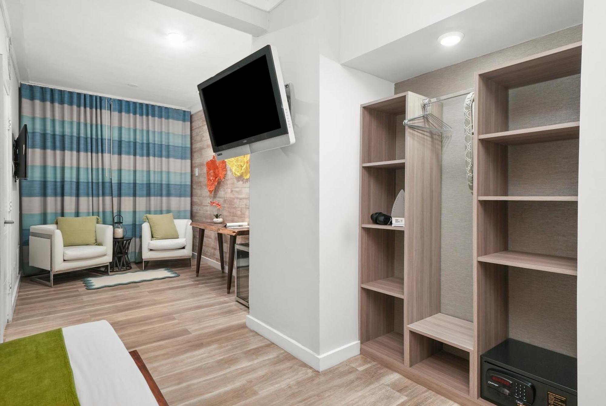 Chesterfield & Hotel Miami Beach