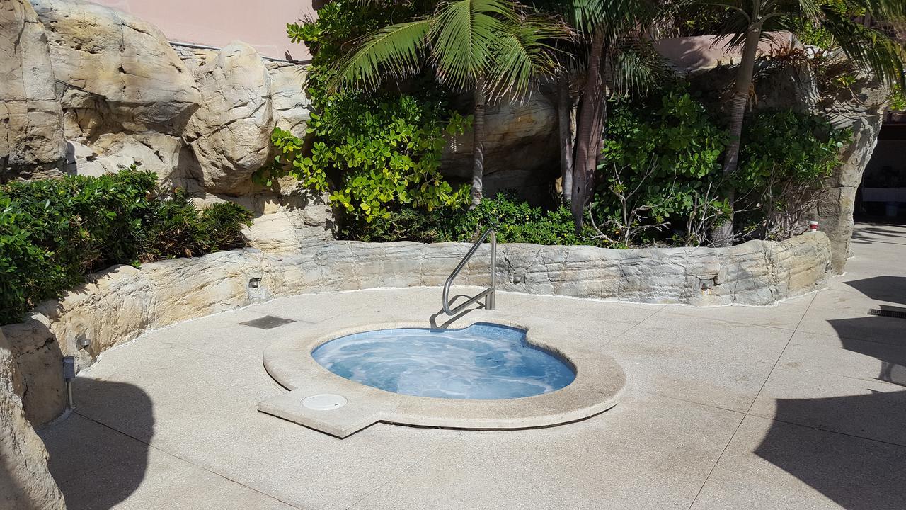 Aparthotel 2 Bedroom 2 Bath Beachfront On Miami Millionaire Row 2*