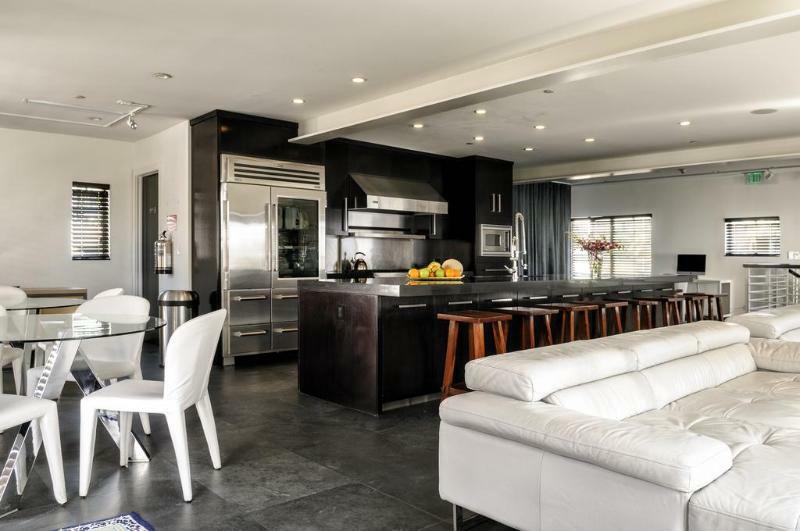 Posh South Ostello