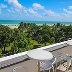 Stylish Studio In South Beach With Ocean Views