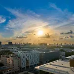 Skyline Studio At Roney Palace - 1429