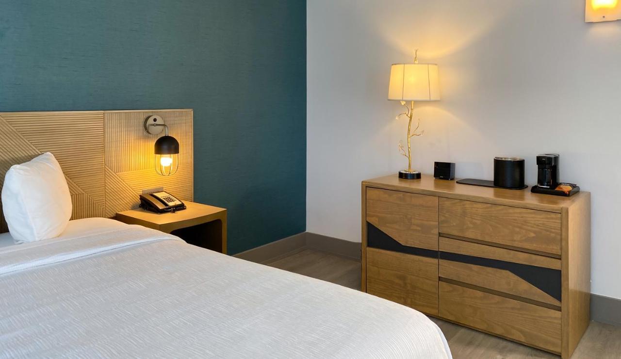 Hotel Marseilles Beachfront