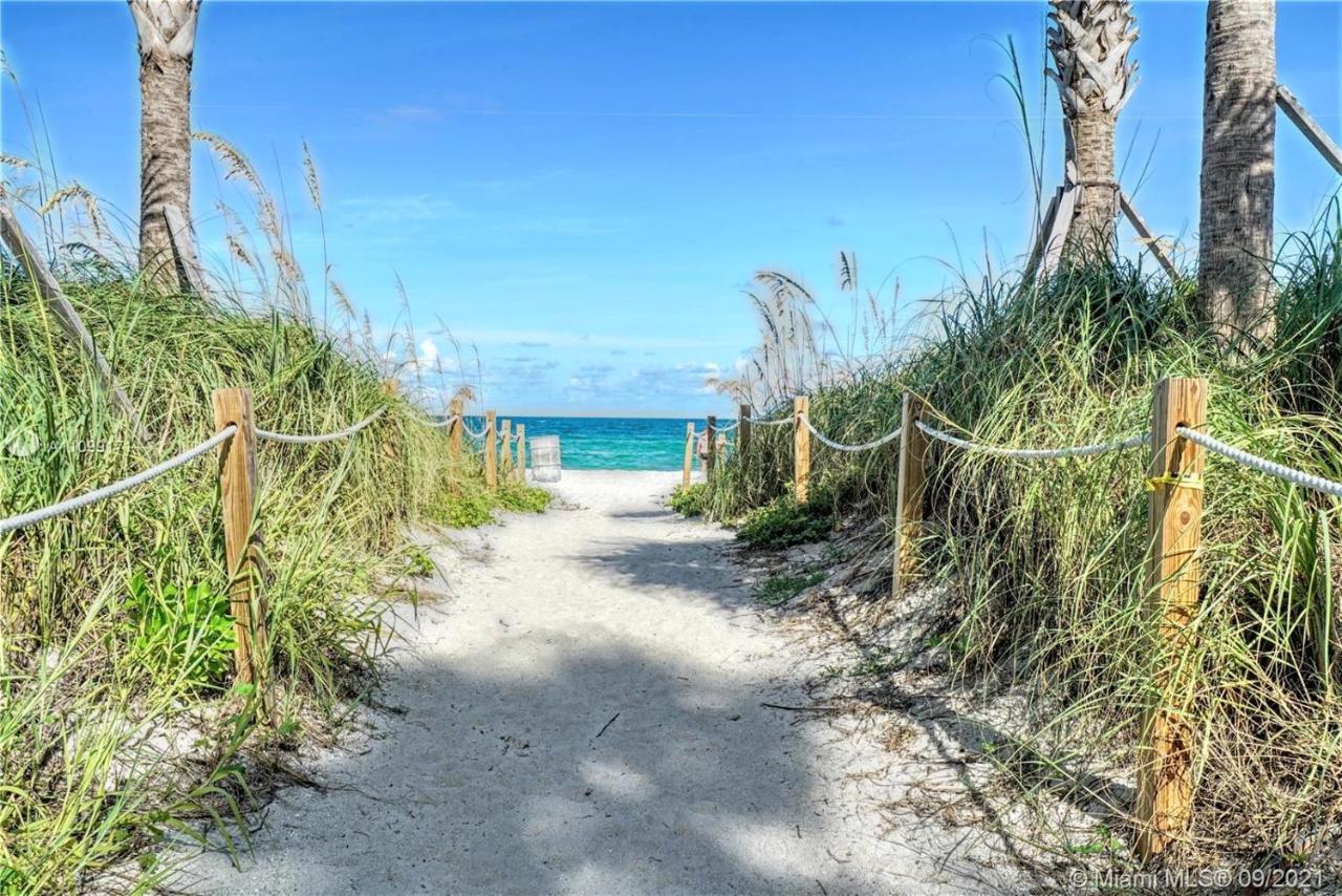 Ocean Front Units At Miami Appartamento