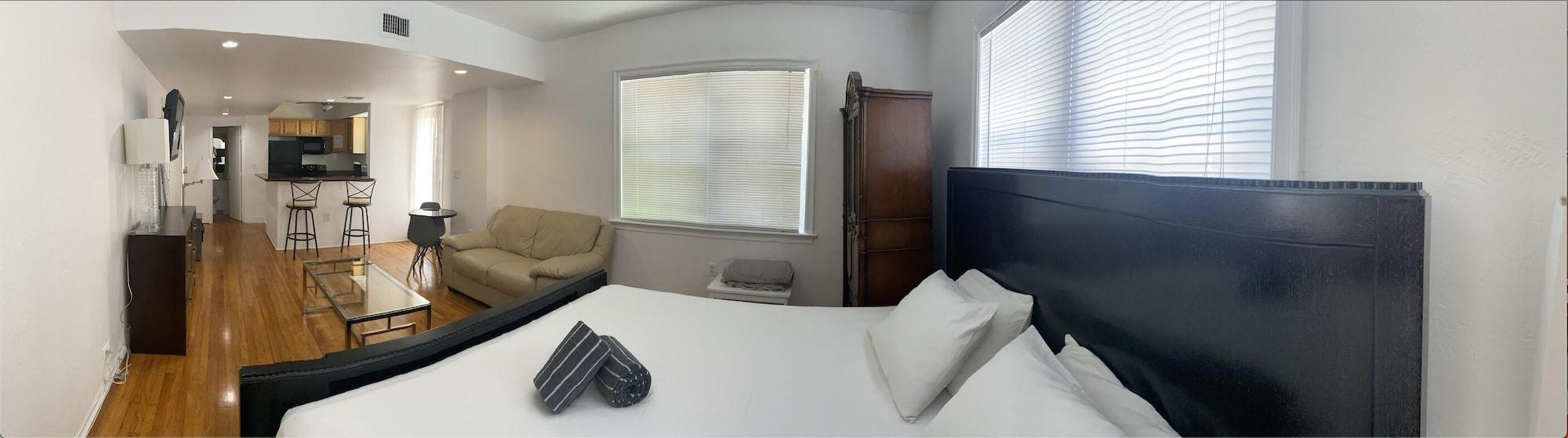 Baltic Aparthotel Miami Beach