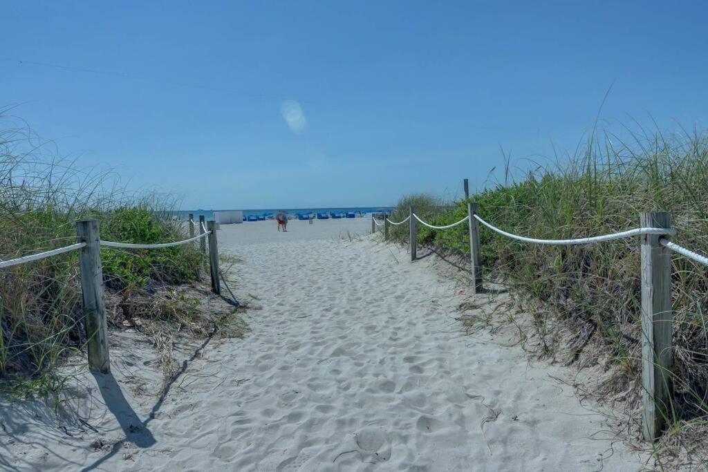 Oceanside Italian Luxury 2 Bedroom Apt With Free Parking