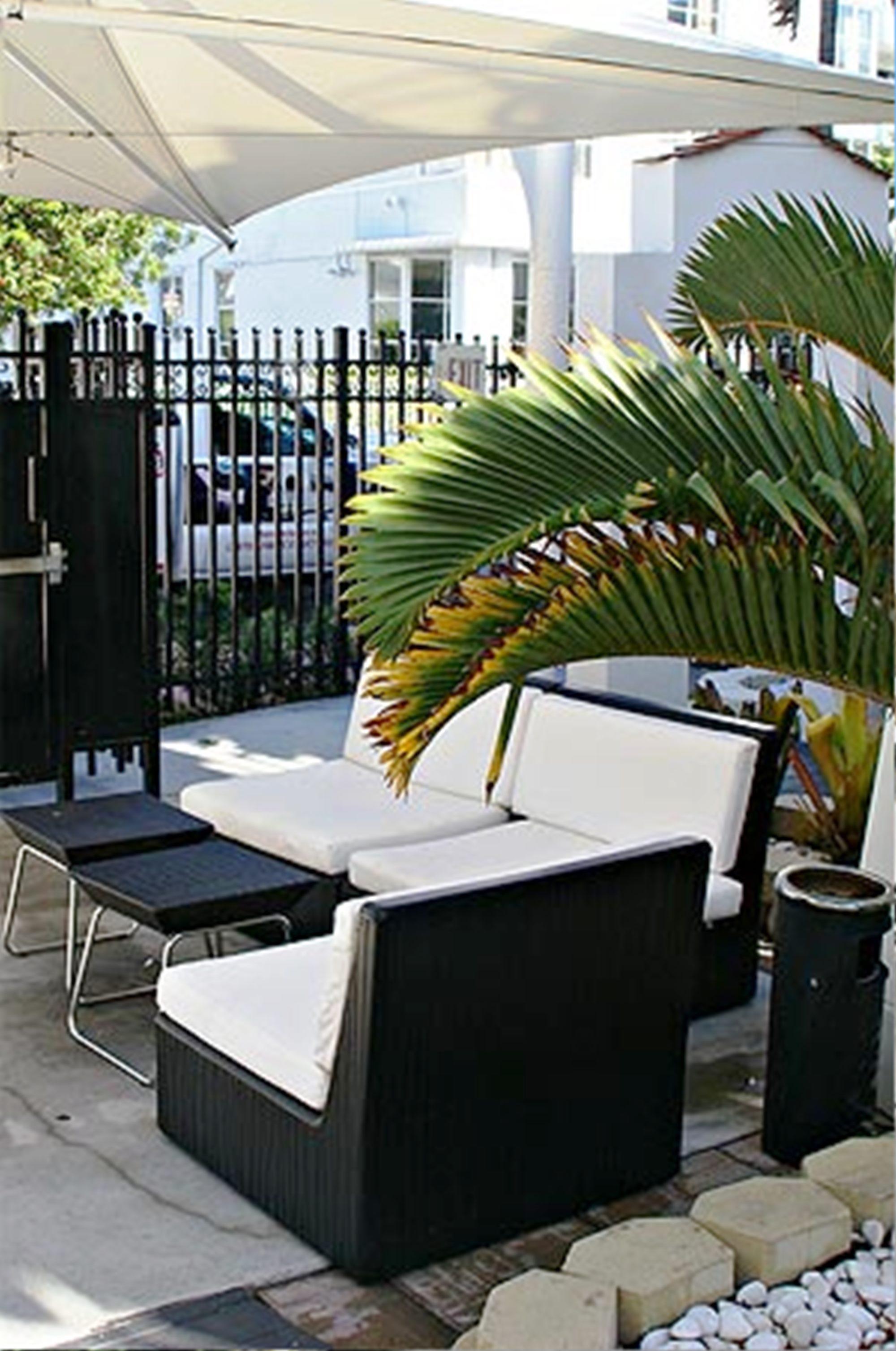 South Plaza Hotel