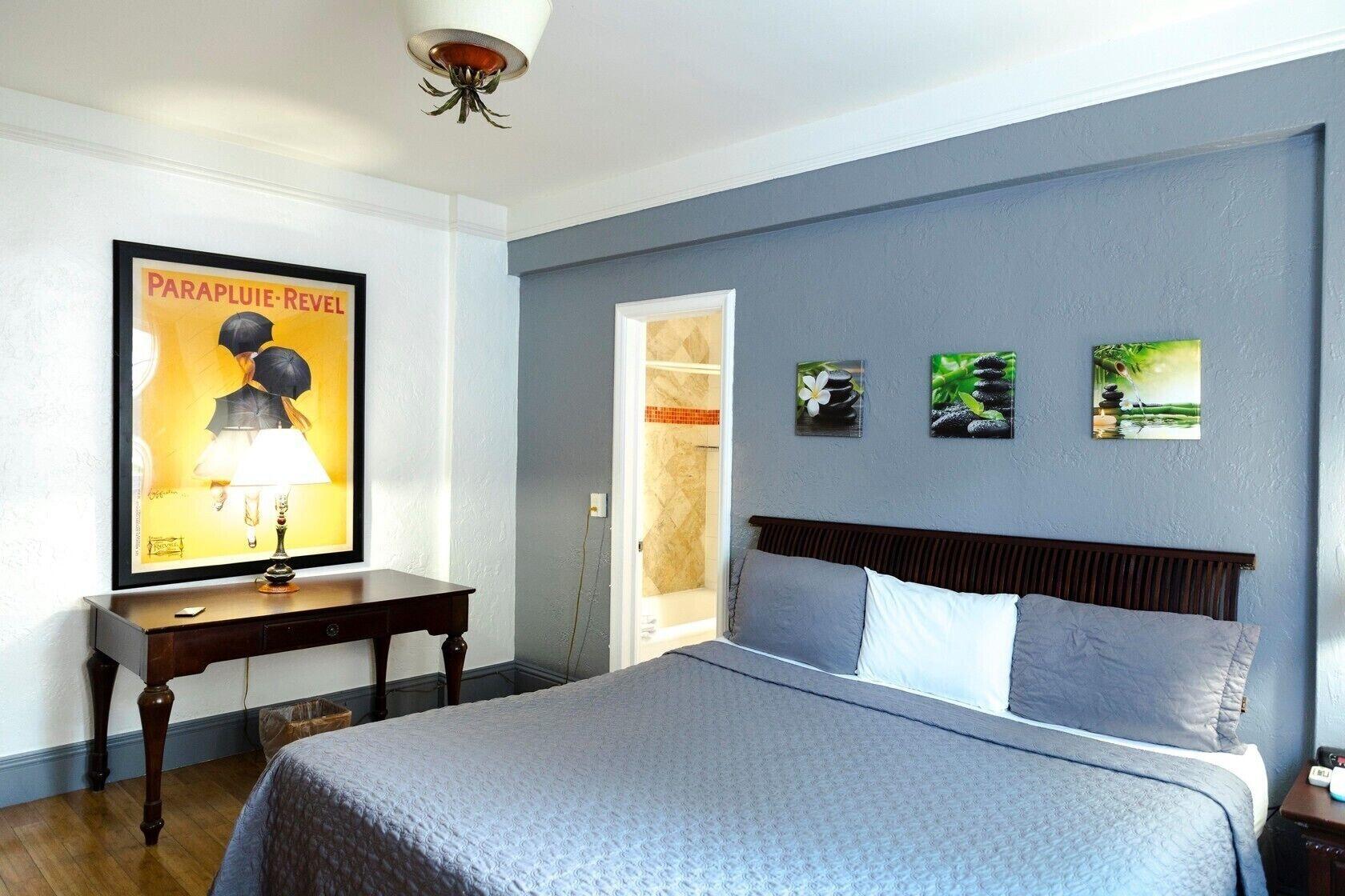 South Plaza 3*