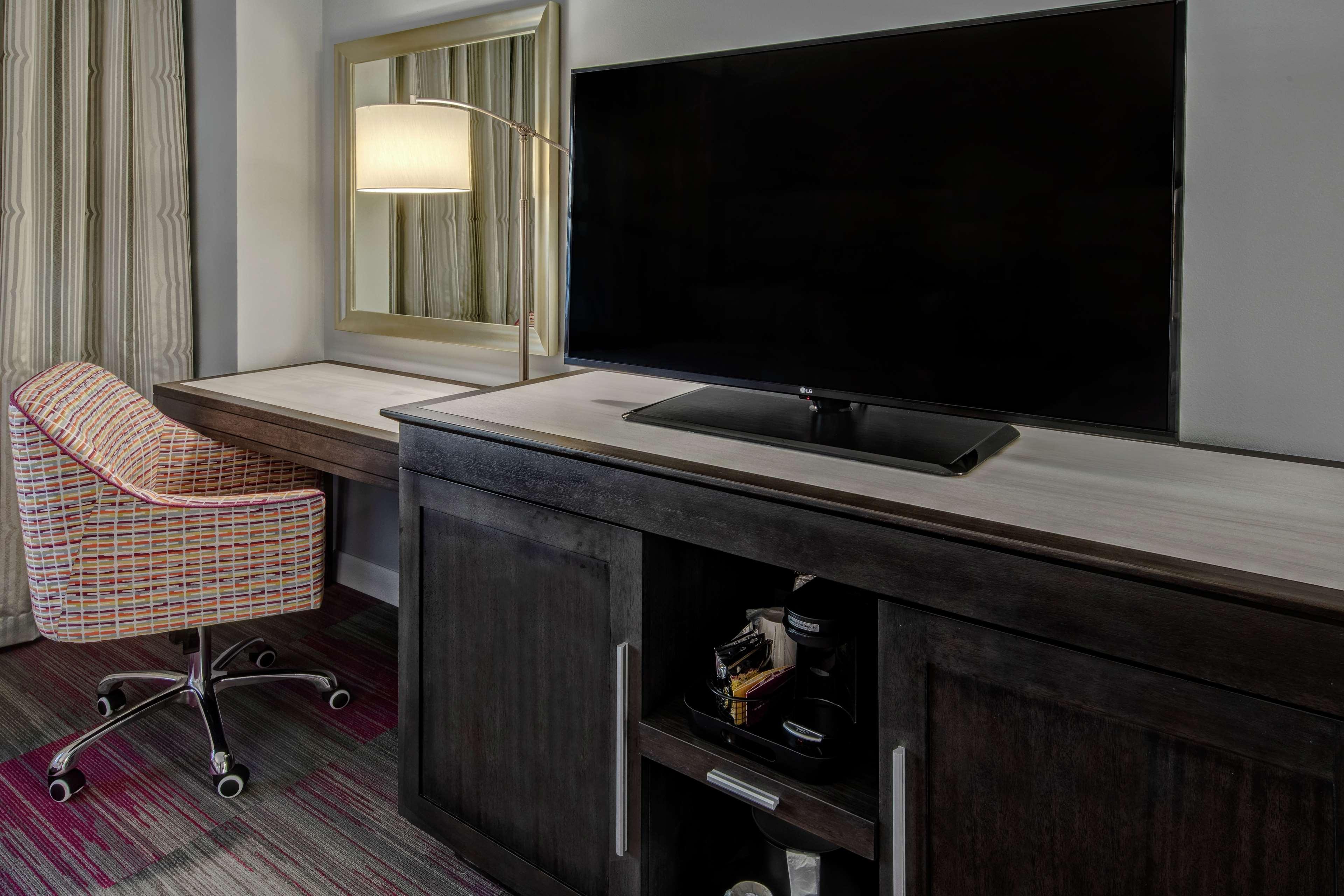 Hotel Continental Miami Beach, Tapestry Collection By Hilton