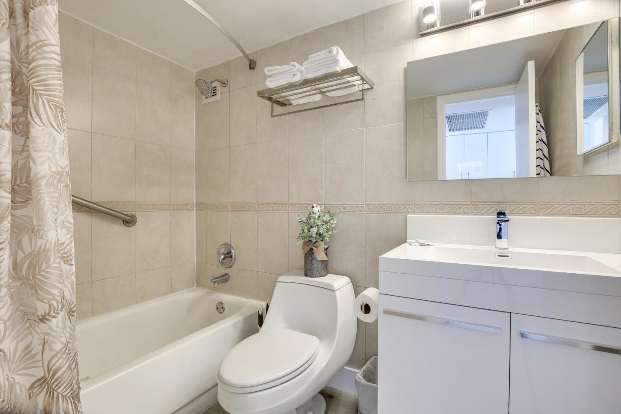 Apartment Sunny Isles Retreat With Perks! *