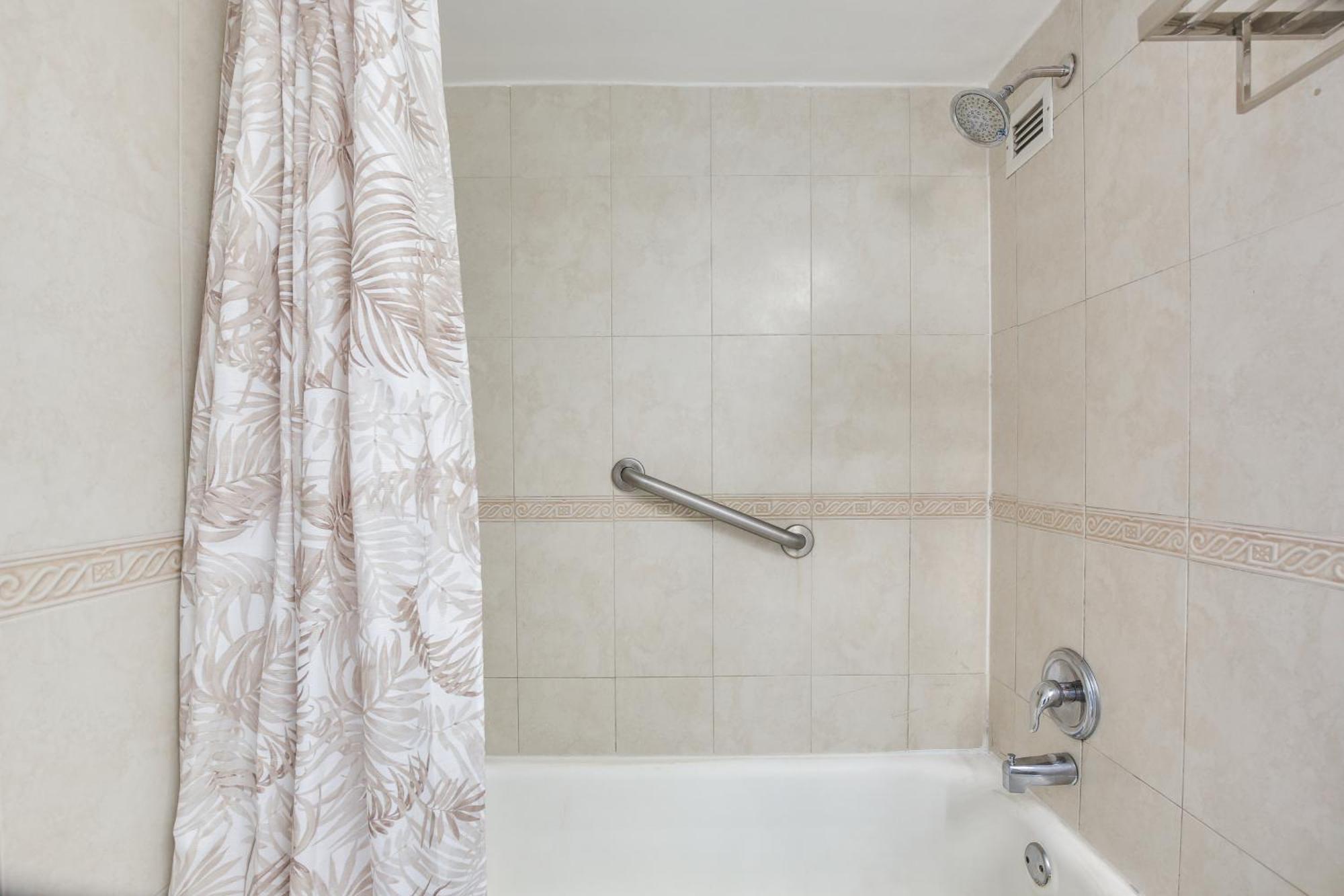 Sunny Isles Retreat With Perks! Apartment Miami Beach