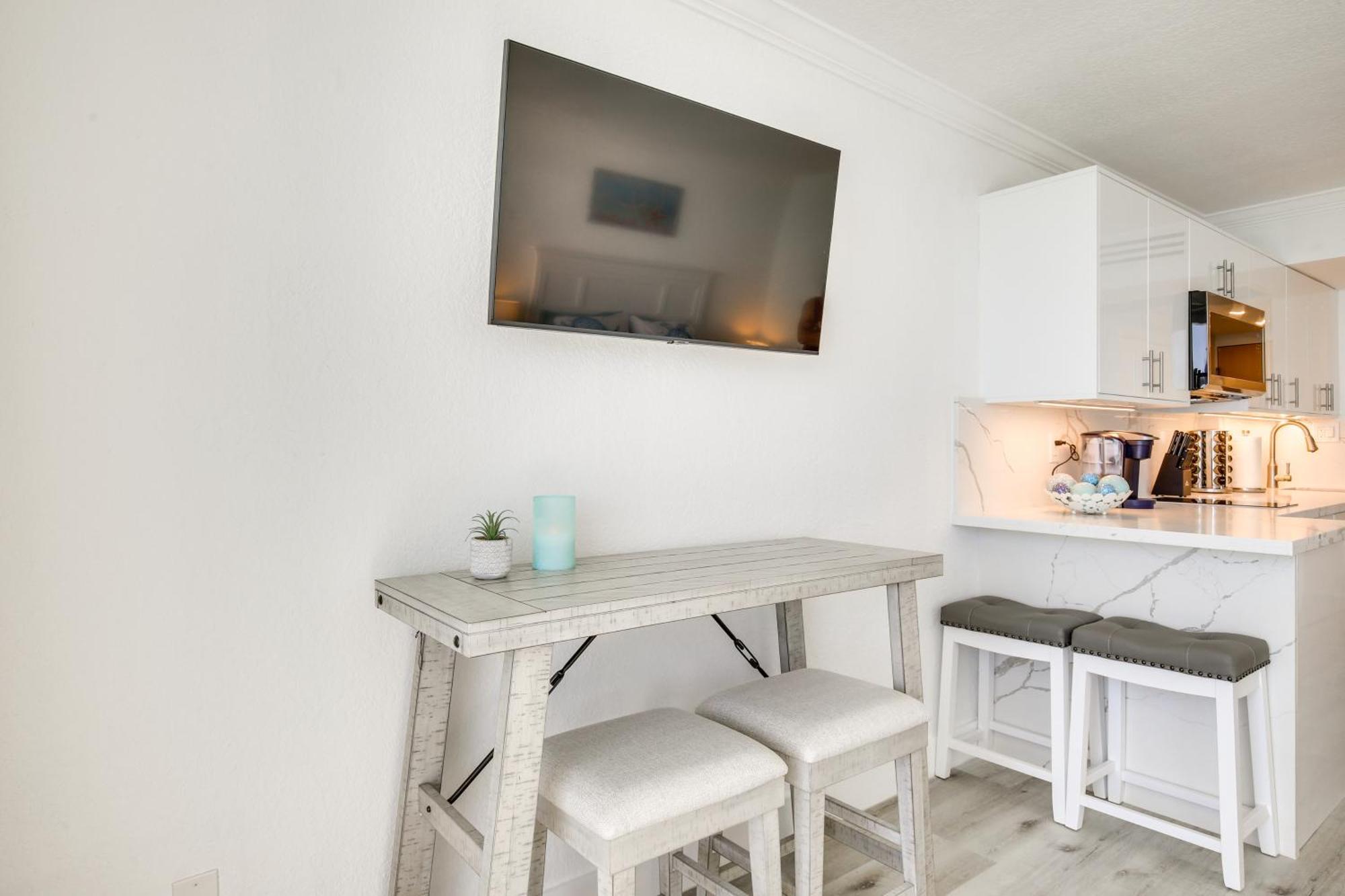 Sunny Isles Retreat With Perks! * Miami Beach