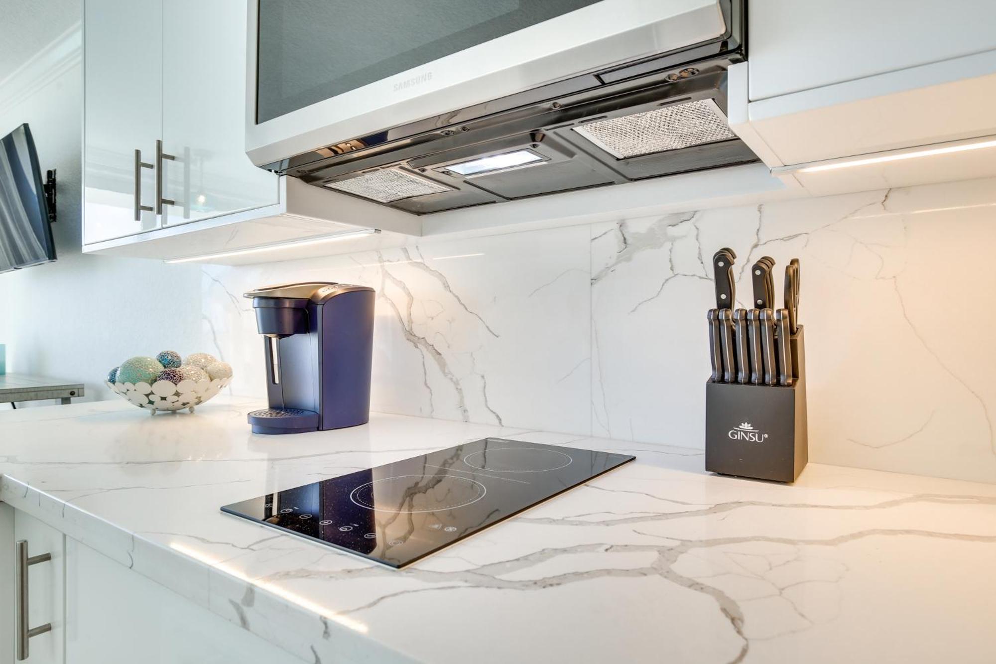 Sunny Isles Retreat With Perks! Miami Beach