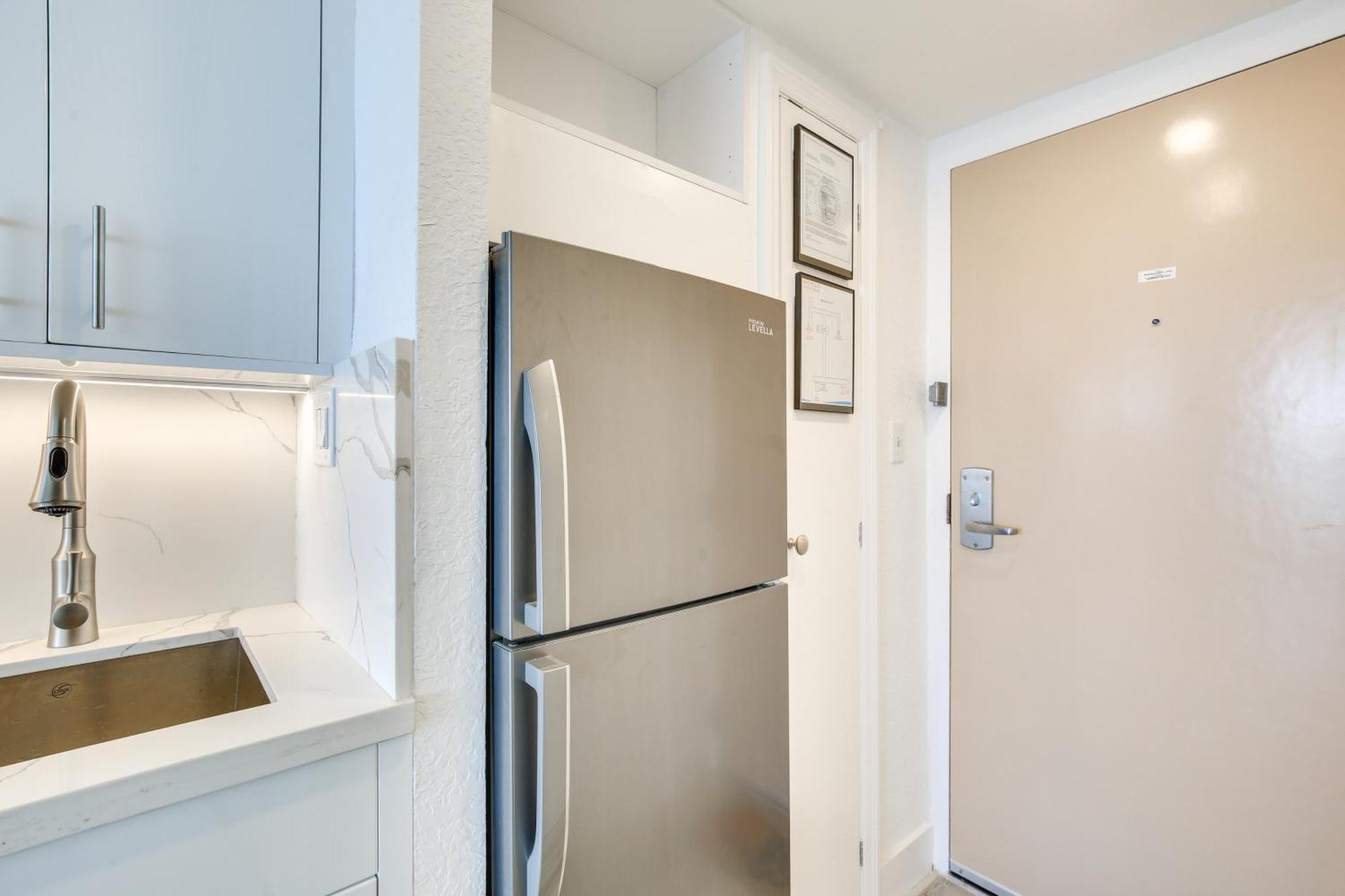 Sunny Isles Retreat With Perks! *