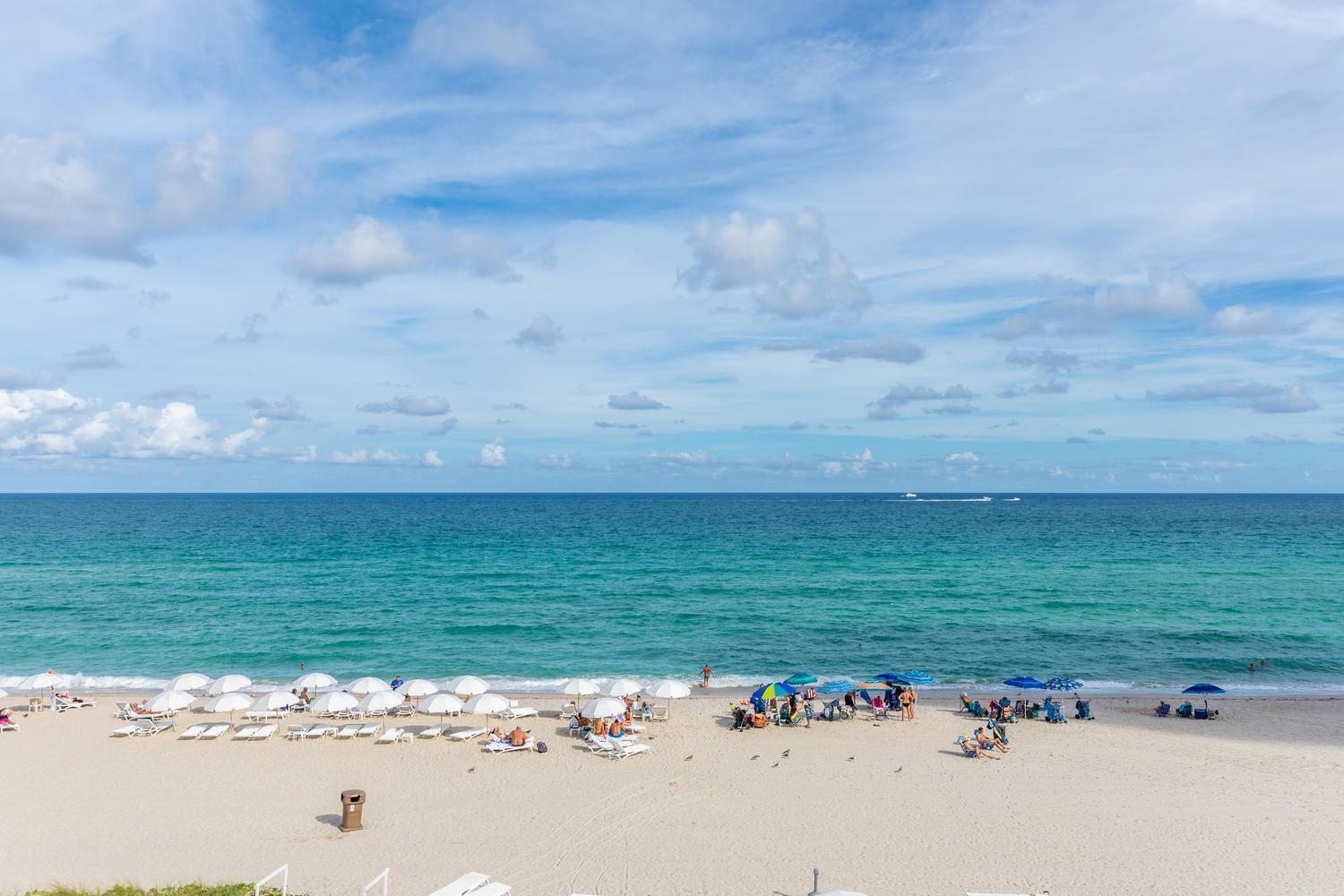 Apartment Trump Intl 2 Bedroom 1600 Sqf Ocean Front *