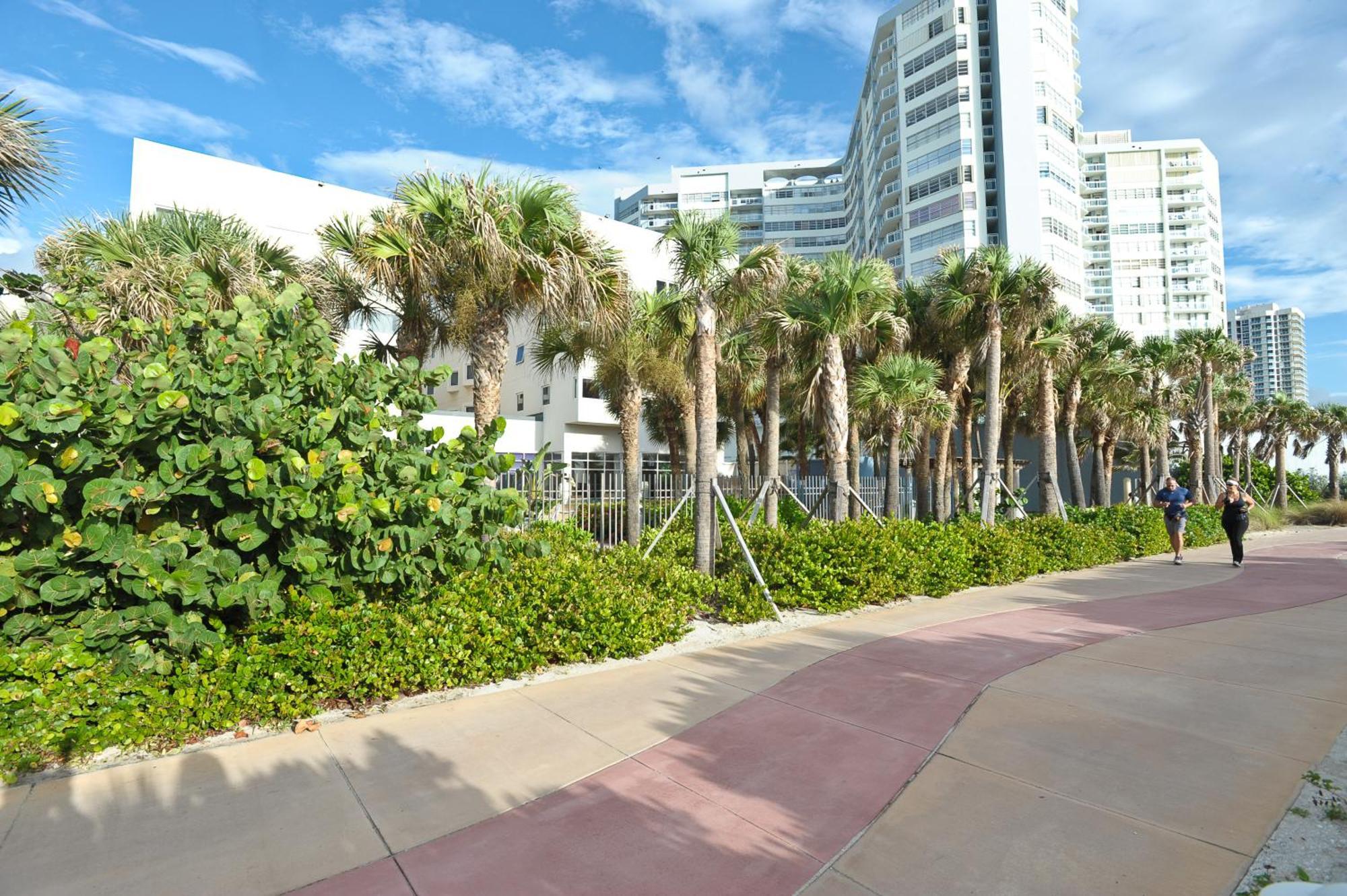 Hotel Crystal Miami Oceanfront