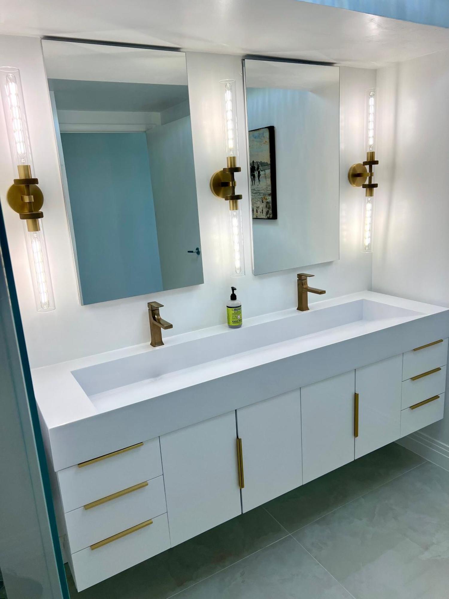 Wow! Location! Unit! New Renovated South Ocean Front Appartamento