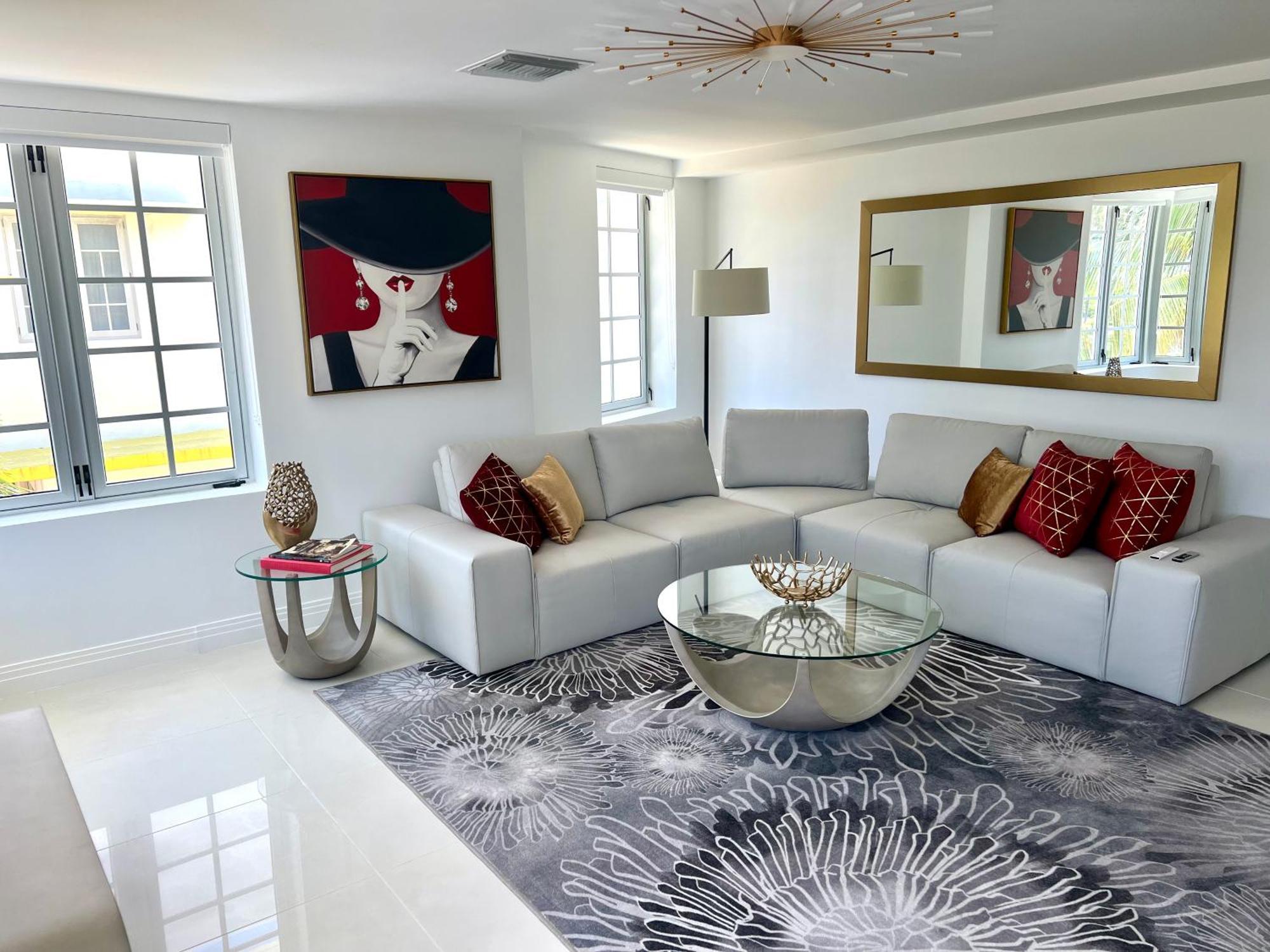 Wow! Location! Unit! New Renovated South Ocean Front Appartamento