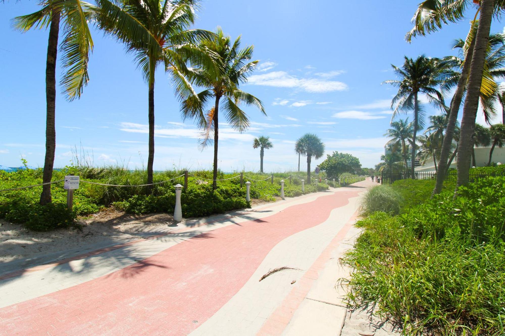 Casa de férias Castle 1733 Ocean View With Direct Access, Pool, Tennis & Free Parking