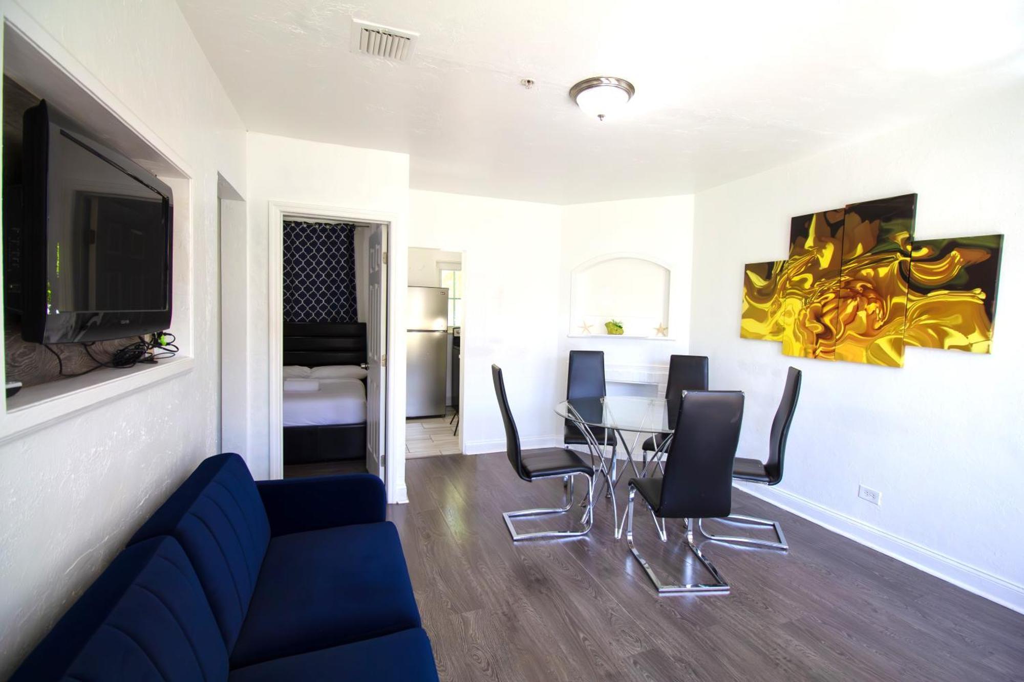 Courtyard Part Of The Oasis Casita Collection Miami Beach