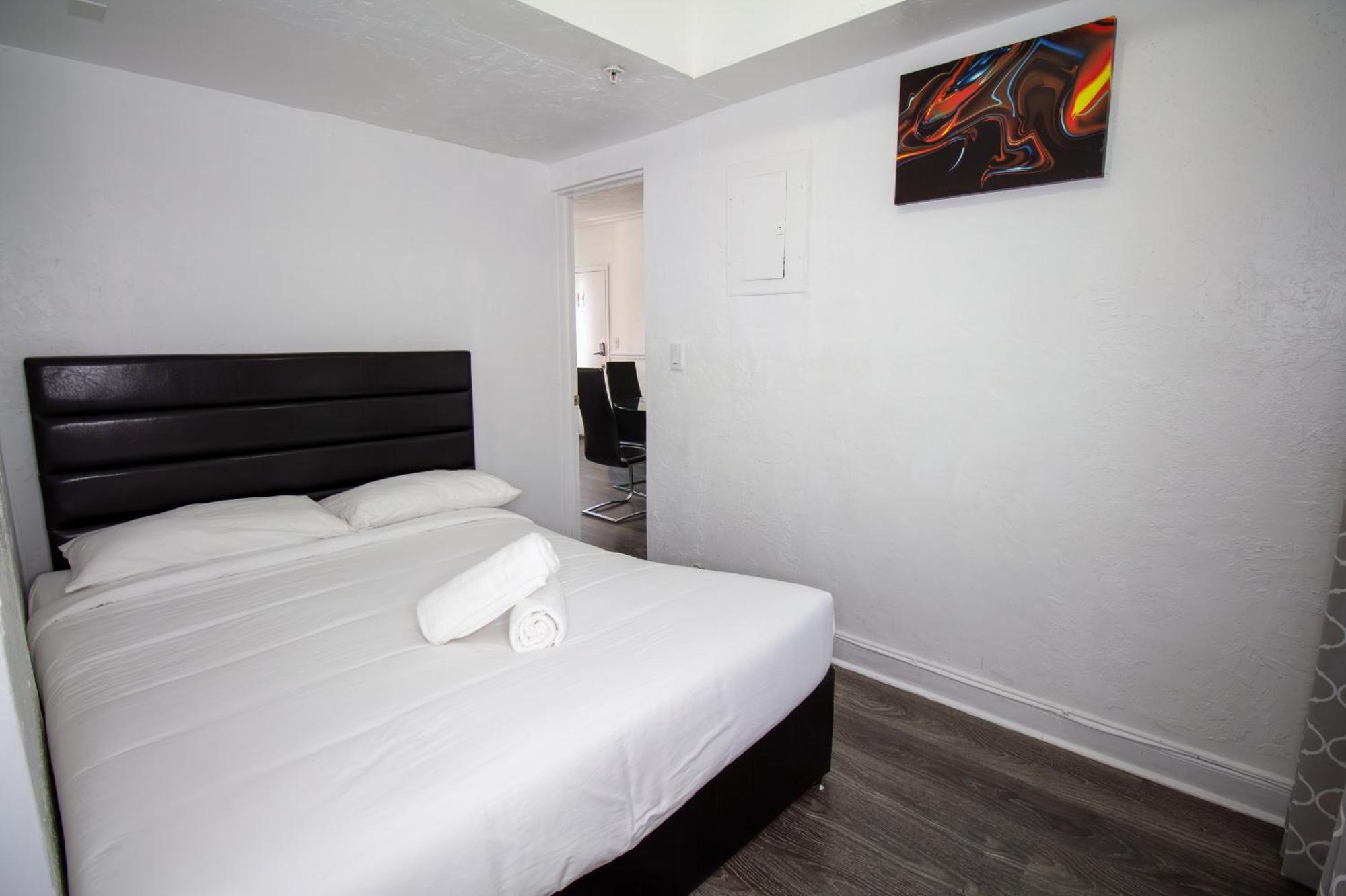 Courtyard Part Of The Oasis Casita Collection Apartment Miami Beach