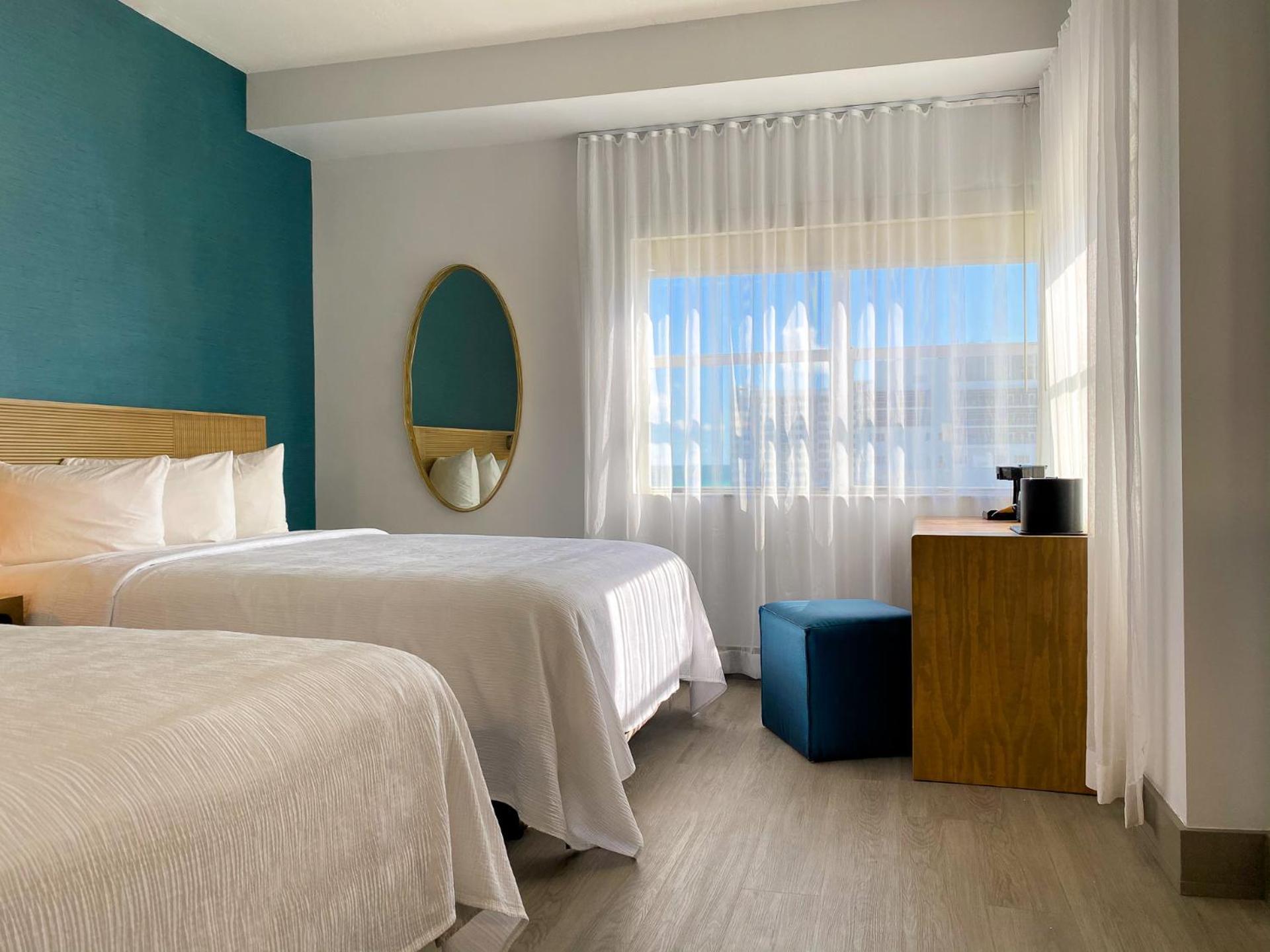Hotel Marseilles Beachfront 4*