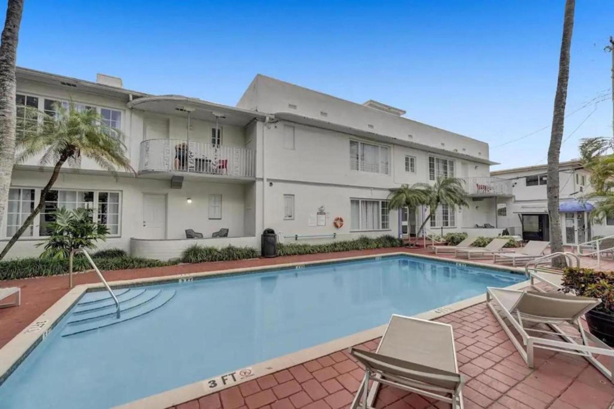 Courtyard Part Of The Oasis Casita Collection Apartment Miami Beach