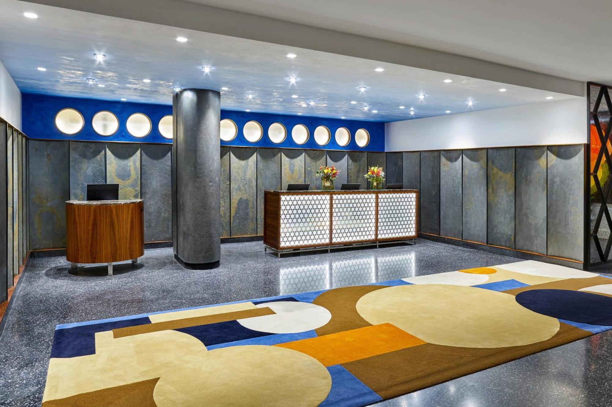 Resort Royal Palm South Miami, A Tribute Portfolio
