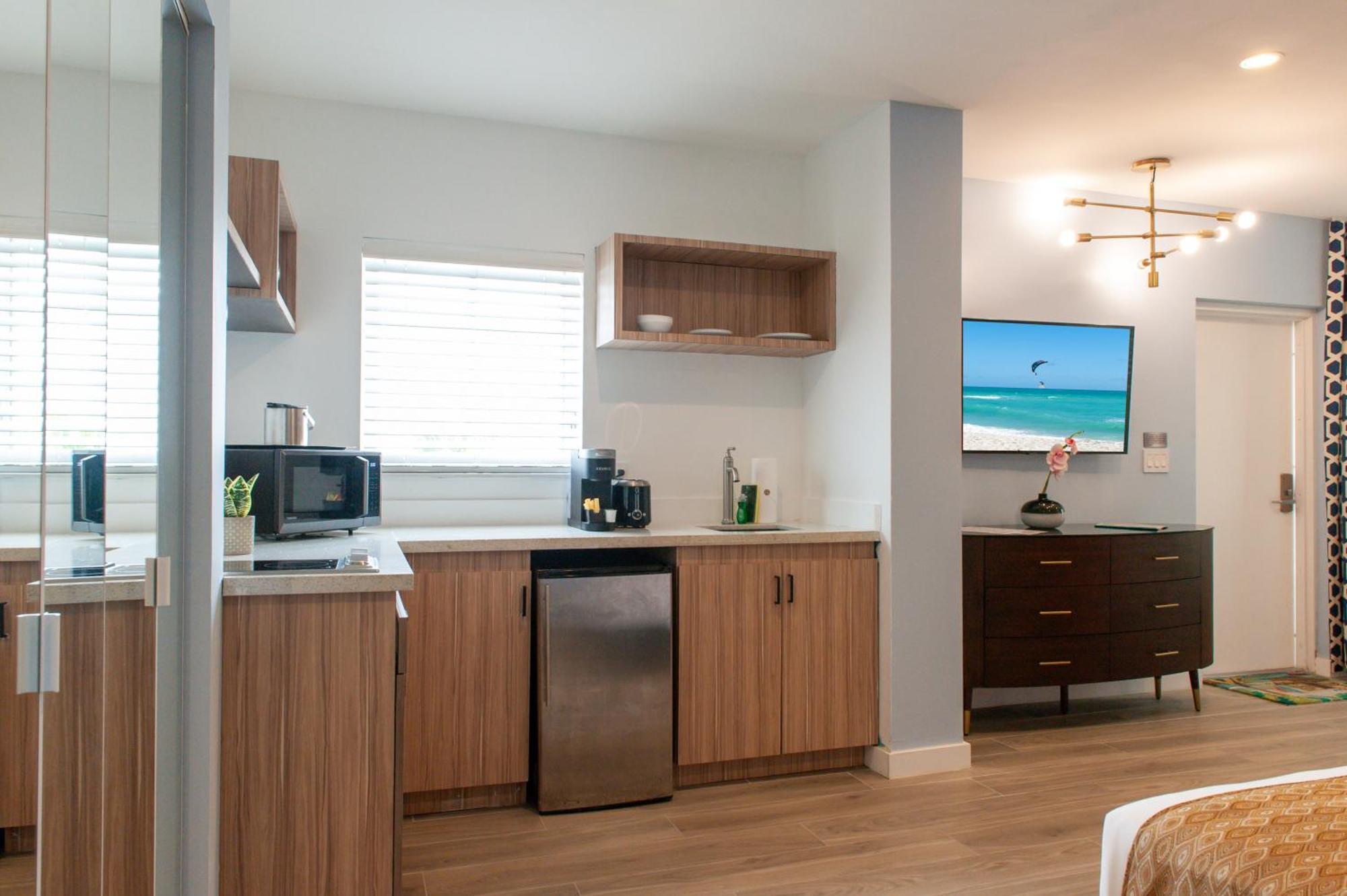 Hotel Oceanside Hotel And Suites Miami Beach