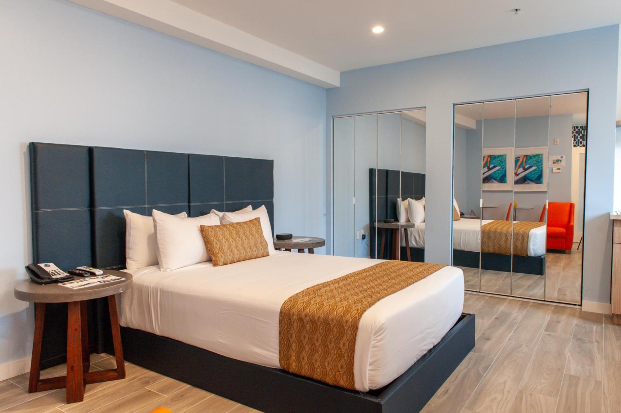 Oceanside Hotel And Suites Hotel